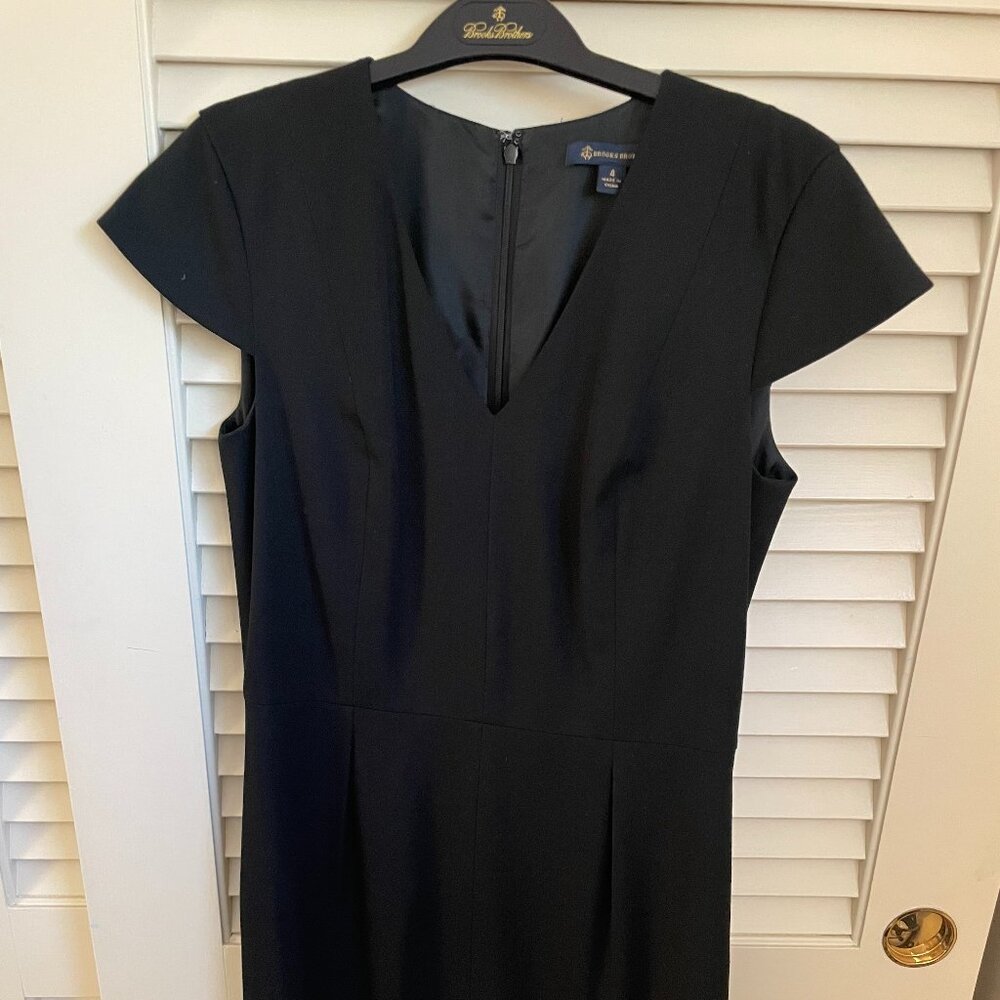 Brooks Brothers black cap sleeve V-neck dress